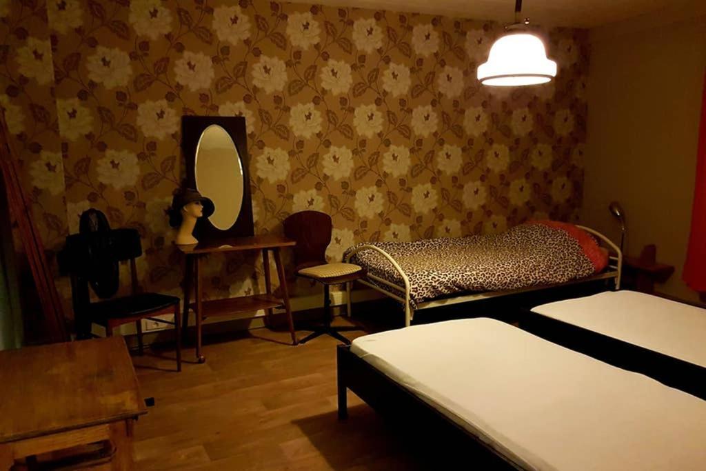 Vakantiewoning In Mol Centrum Met Eigen Bar "Casacuriosa" Exteriör bild