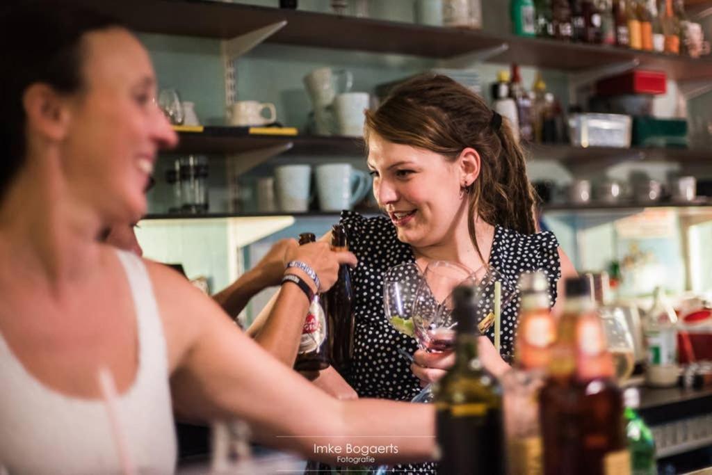Vakantiewoning In Mol Centrum Met Eigen Bar "Casacuriosa" Exteriör bild